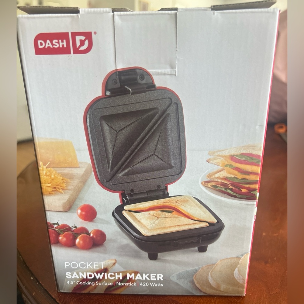 Dash pocket sandwich maker